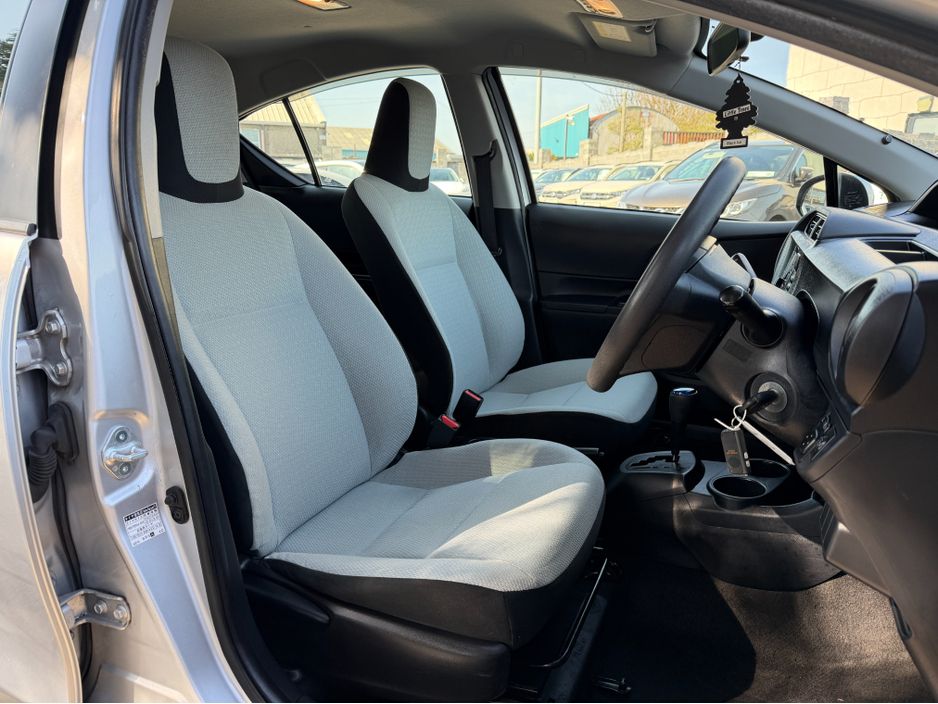 2017 Toyota Aqua - image 13