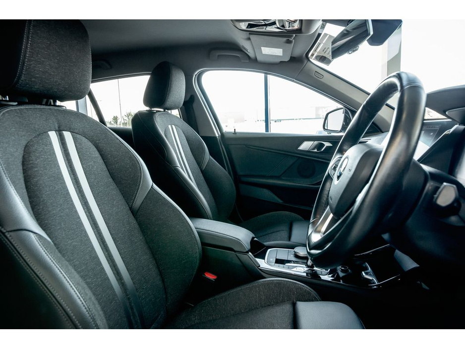 2022 BMW 1 Series - image 18