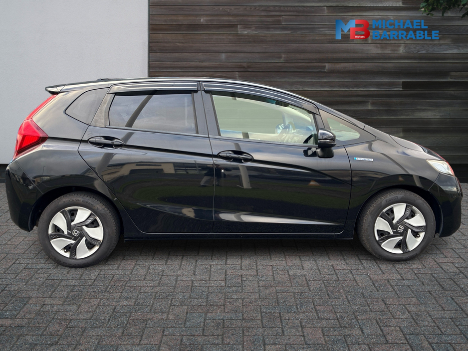 2015 Honda Fit 1.5L Petrol Hybrid Automatic €10,950
