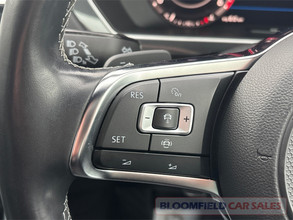 2018 Volkswagen Tiguan 4 MOTION R-LINE , DSG // PRISTINE €29,950