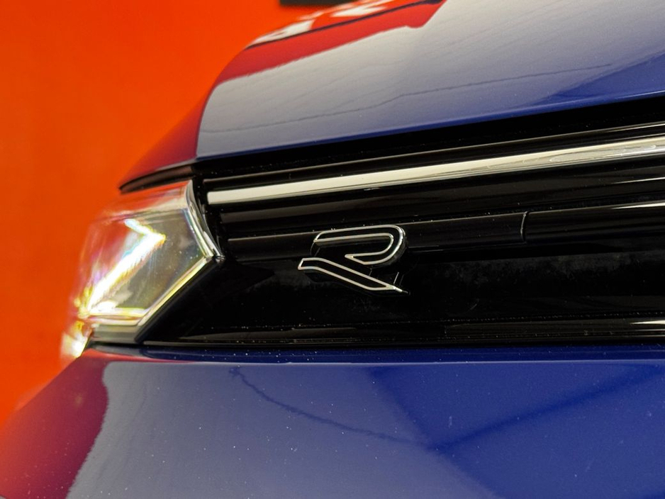 2024 Volkswagen Golf - image 13