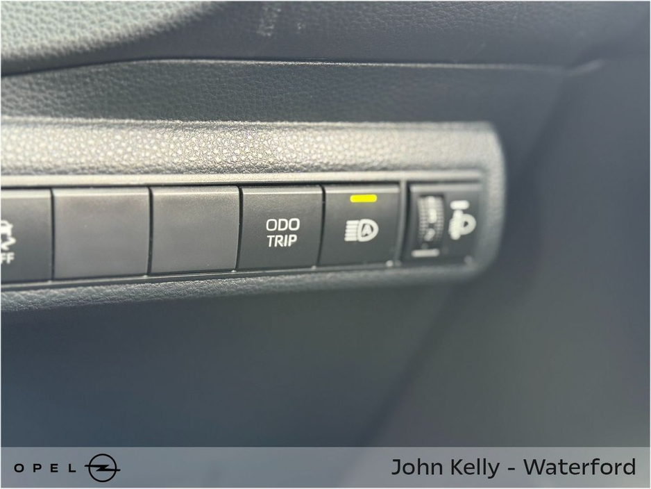 2023 Toyota Corolla 1.8 Hybrid Luna Saloon €22,450