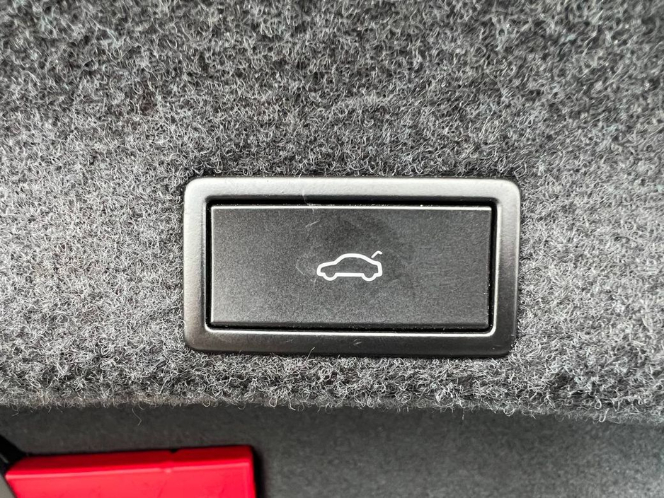 2018 Volkswagen Passat - image 15