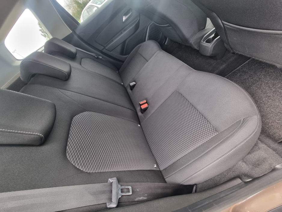 2021 Dacia Duster - image 17