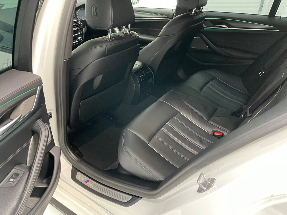 2021 BMW 5 Series - image 17