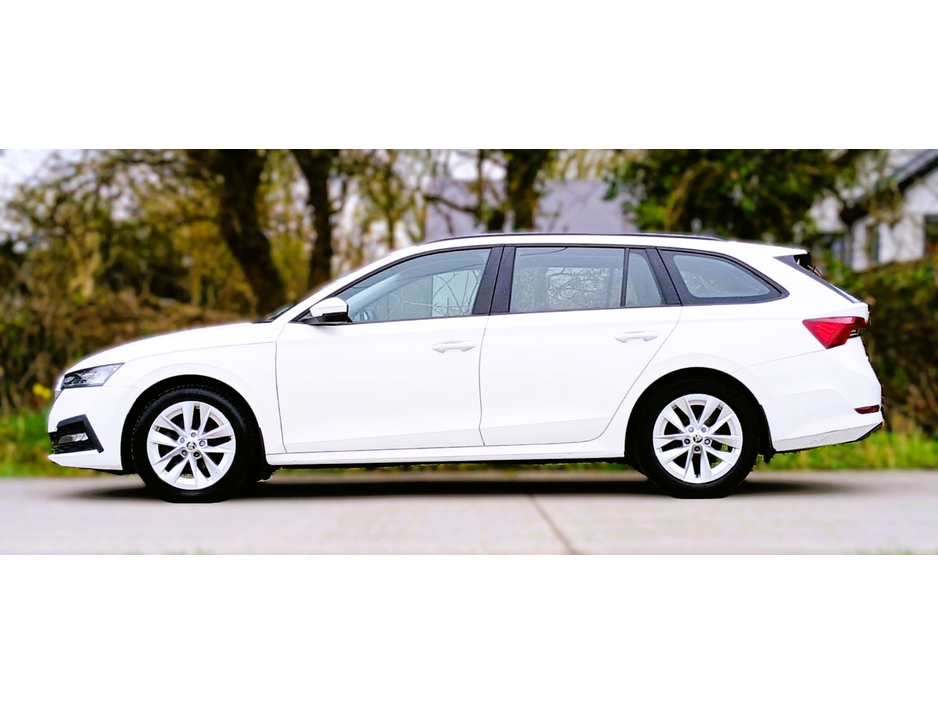 2021 Skoda Octavia - image 14