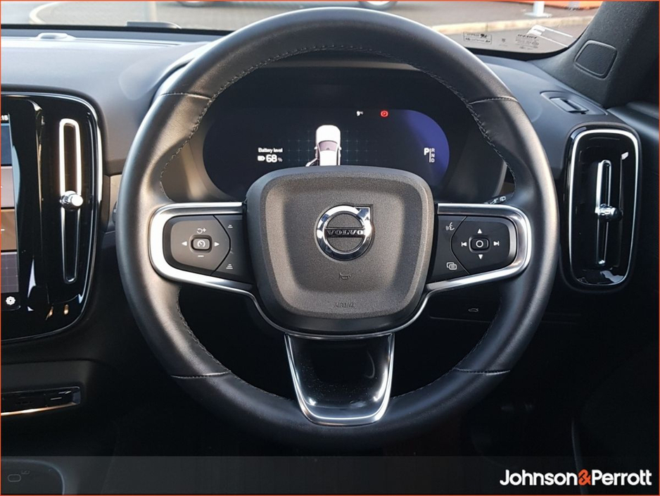 2025 Volvo EX40 82 kWh Extended Range Plus €49,900