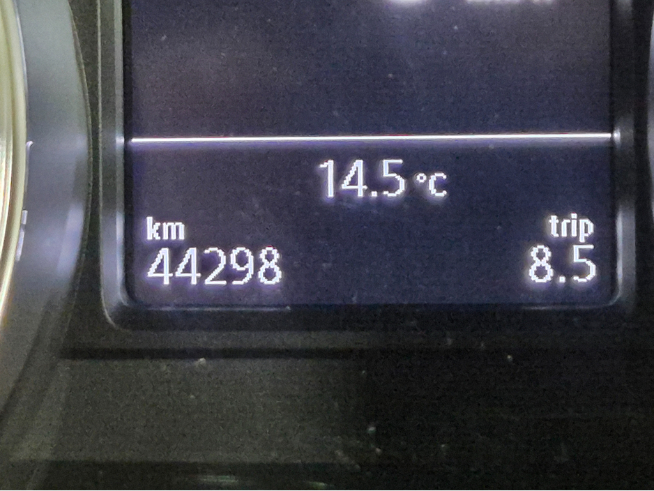 2016 Volkswagen Polo **HIGHLINE**AUTO**LEATHER/ALCANTARA SEATS**HEATED SEATS**ANDROID/APPLE MEDIA RADIO**DISTRONIC CRUISE CONTROL**LED HEADLAMPS**CLIMATE CONTROL**REVERSE CAMERA**AUTO LIGHTS**FOLDING MIRRORS**PADEL SHIFT* €13,899