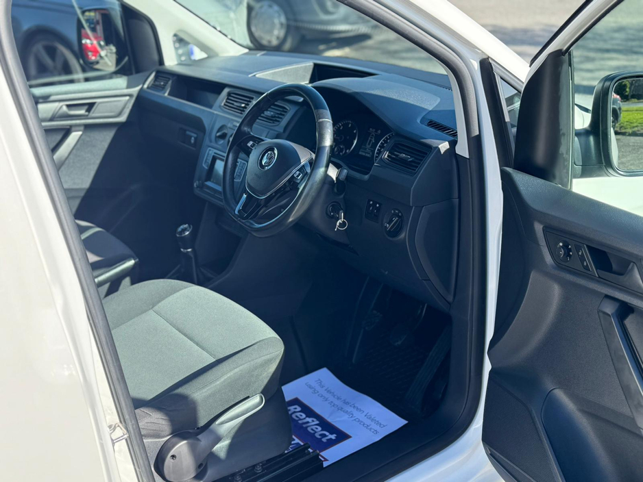 2018 Volkswagen Caddy - image 18