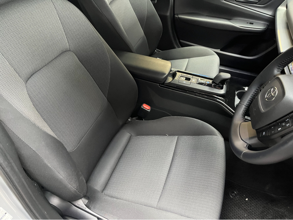 2025 Toyota Prius - image 10