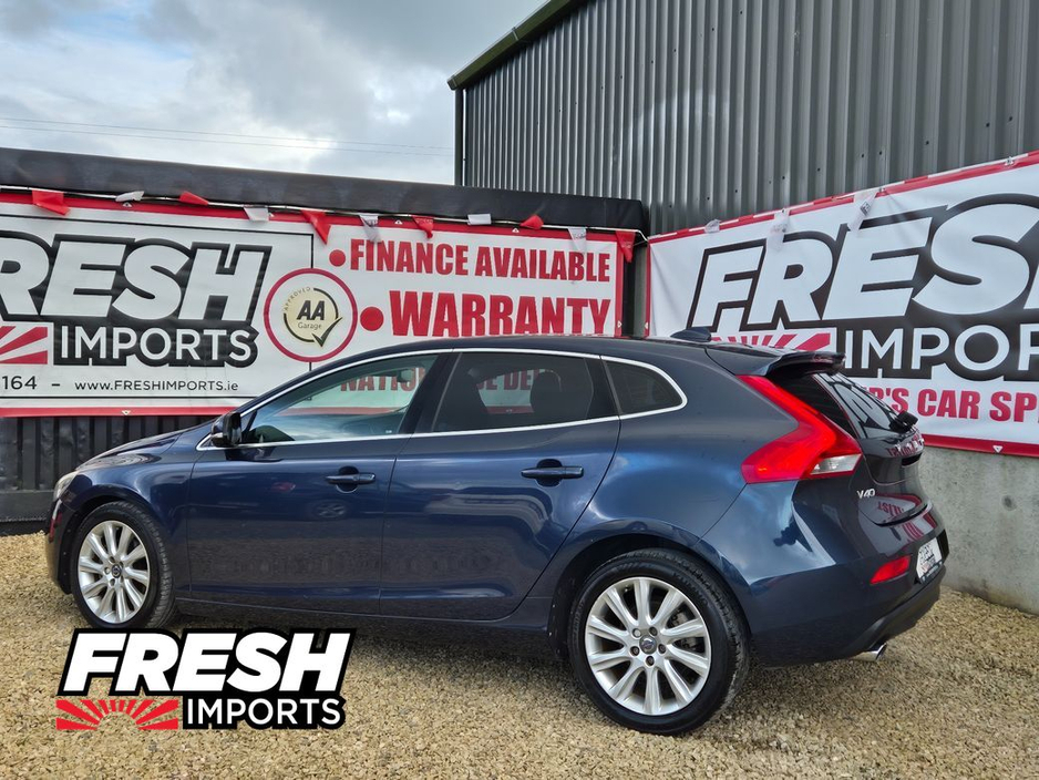 2015 Volvo V40 - image 30