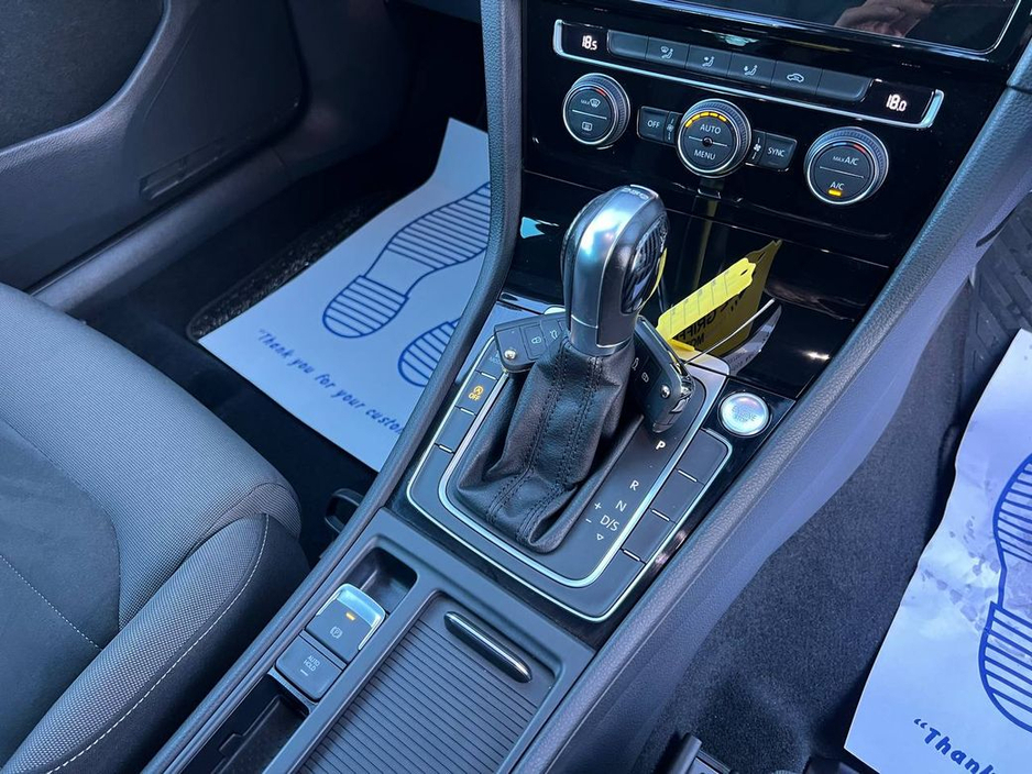 2019 Volkswagen Golf - image 11