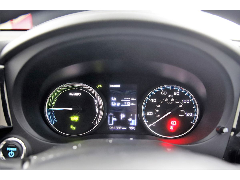 2017 Mitsubishi Outlander - image 17