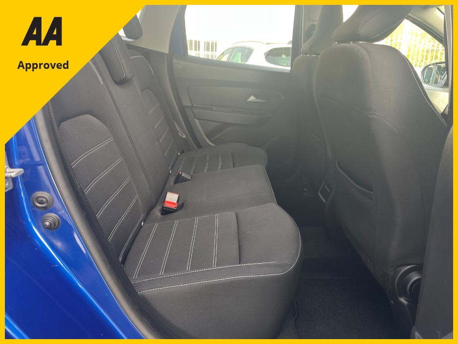 2023 Dacia Duster - image 9