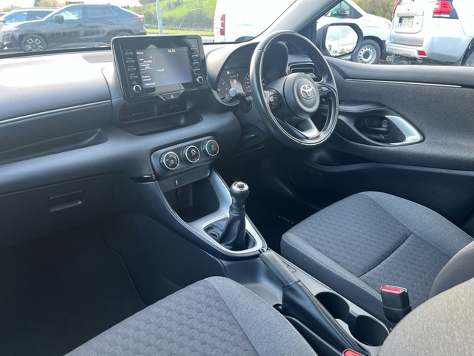 2021 Toyota Yaris 1.0 LUNA 4DR