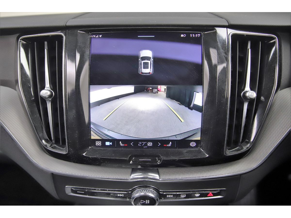 2023 Volvo XC60 - image 15