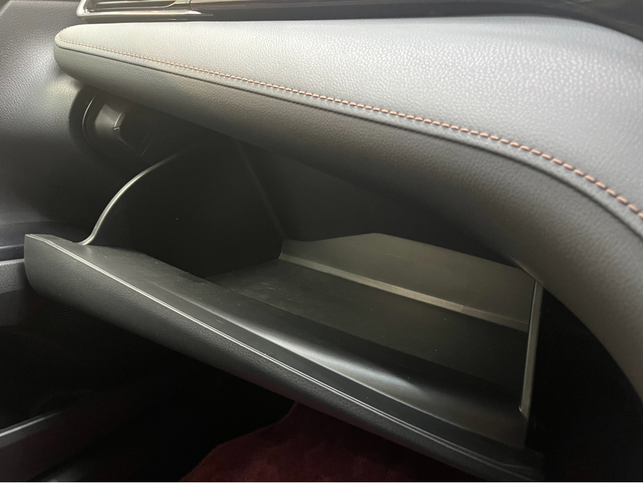 2019 Toyota Camry - image 19