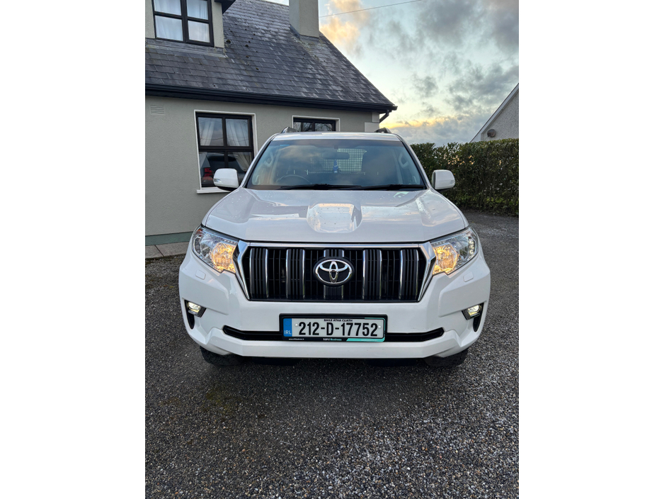 2021 Toyota Landcruiser - image 2