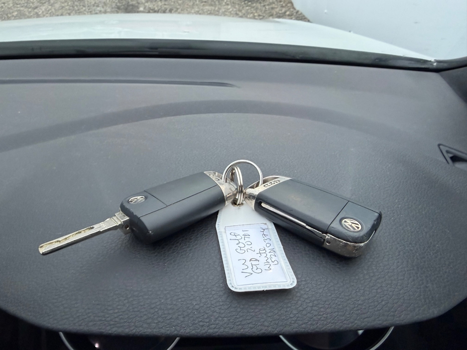 2015 Volkswagen Golf - image 18