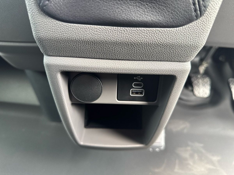 2025 Volkswagen Transporter  €33,475