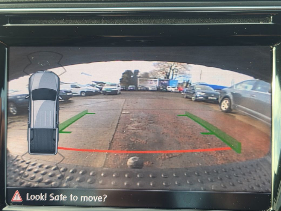 2018 Volkswagen Amarok - image 12