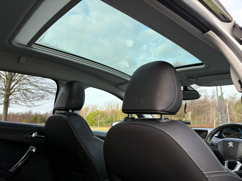 2016 Peugeot 2008 ONE OWNER LOW MILEAGE ALLURE MODEL €8,780