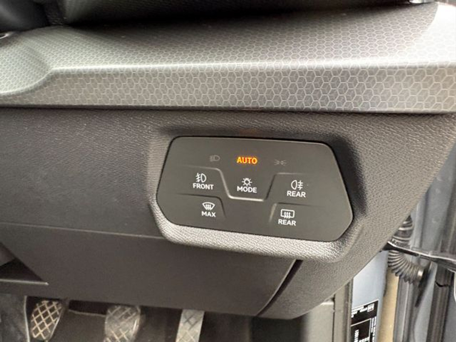 2021 SEAT Leon - image 31