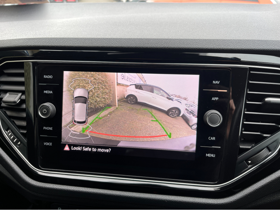 2022 Volkswagen T-Roc - image 19