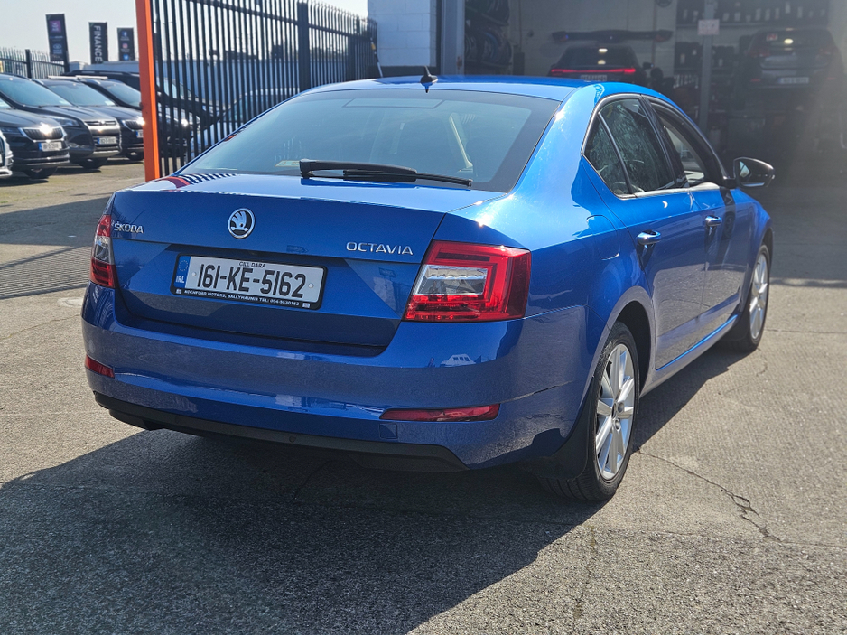 2016 Skoda Octavia - image 4