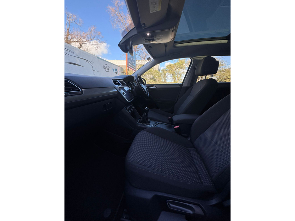 2018 Volkswagen Tiguan Allspace - image 25