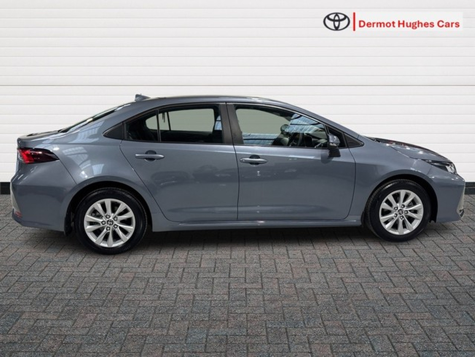 2025 Toyota Corolla SALOON LUNA HYBRID AUTO €31,750