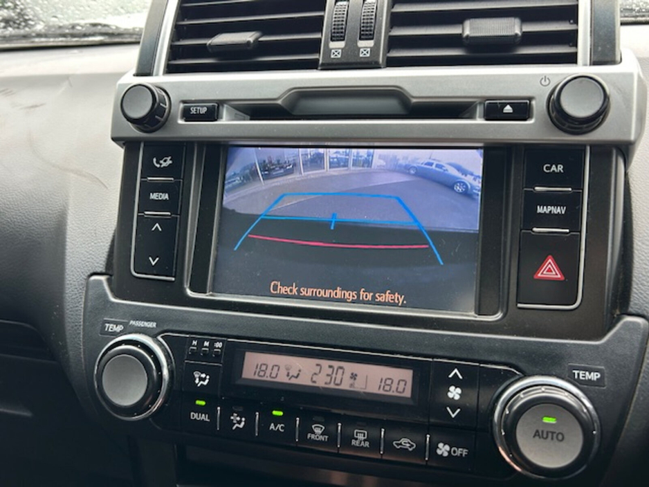 2016 Toyota Landcruiser - image 17