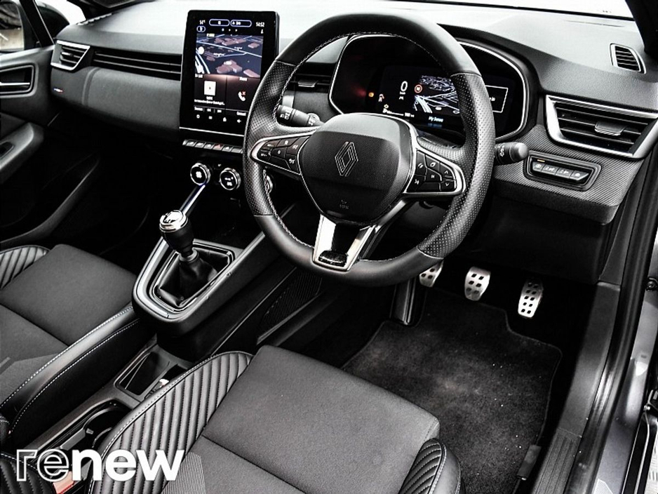 2025 Renault Clio - image 6