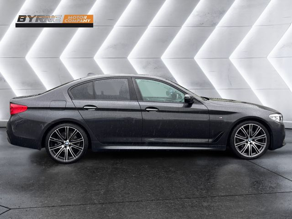 2018 BMW 5 Series - image 6