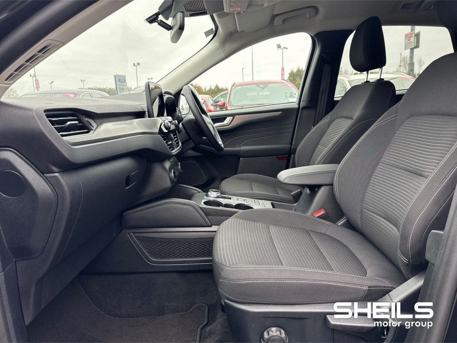 2023 Ford Kuga - image 5