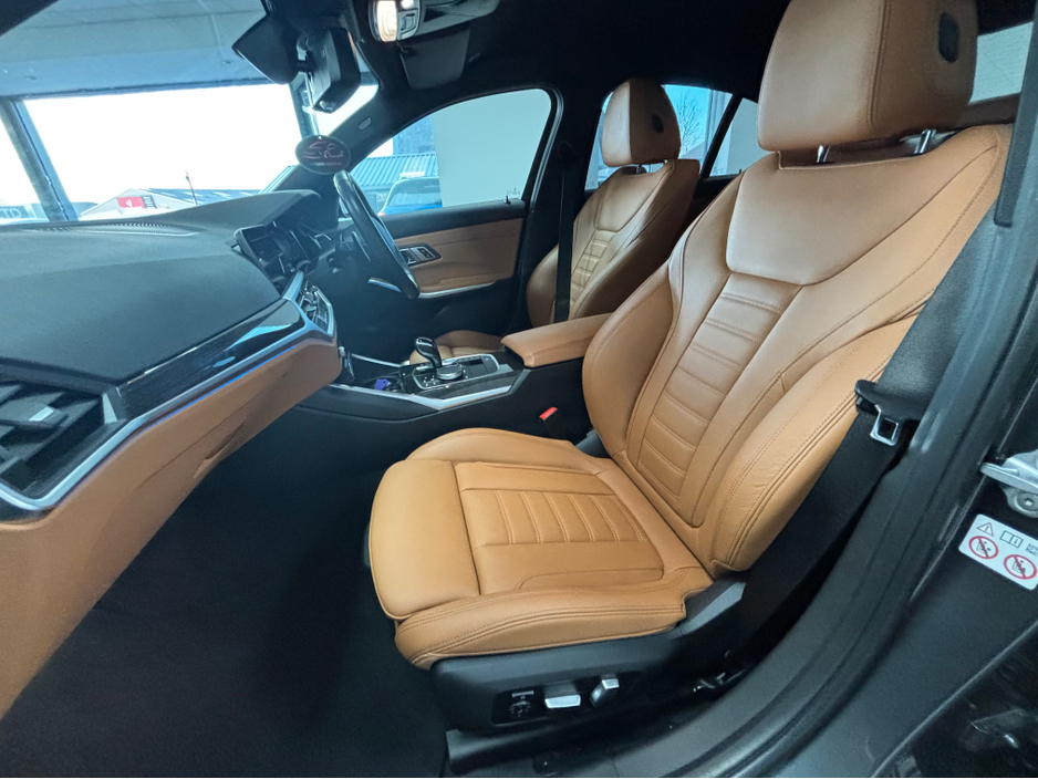 2020 BMW 3 Series - image 11