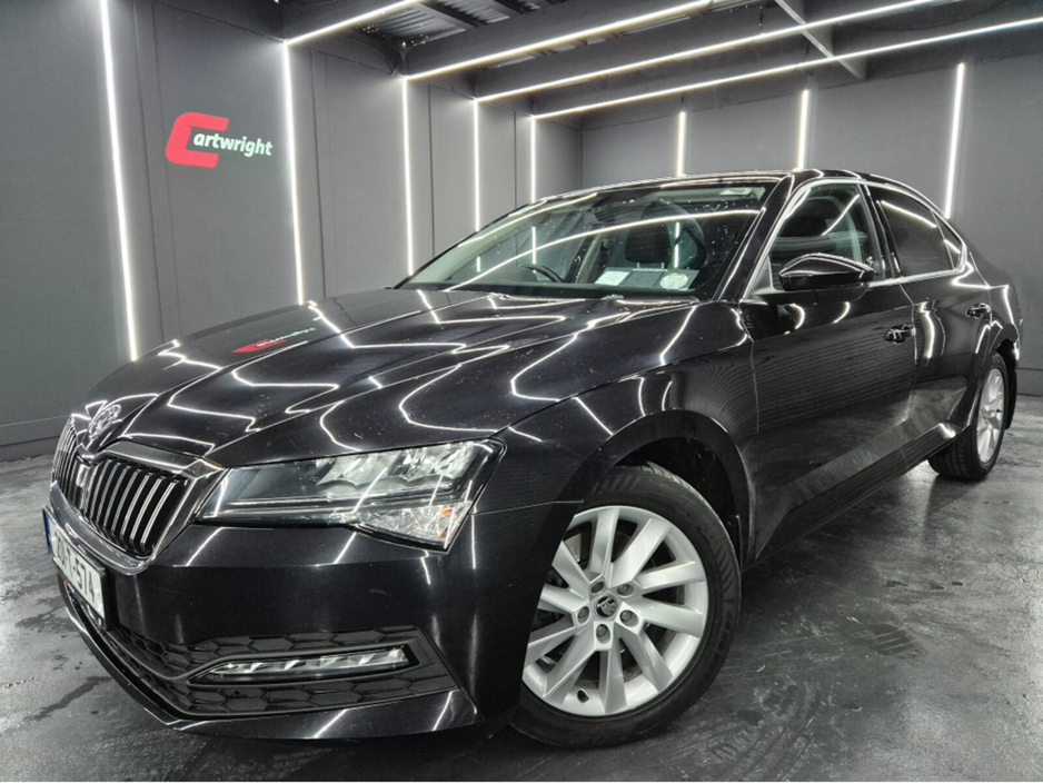 2020 Skoda Superb - image 4