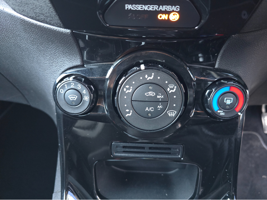 2014 Ford Fiesta 1.25 ZETEC -ST LINE REPLICA-NCT AND TAX €5,450