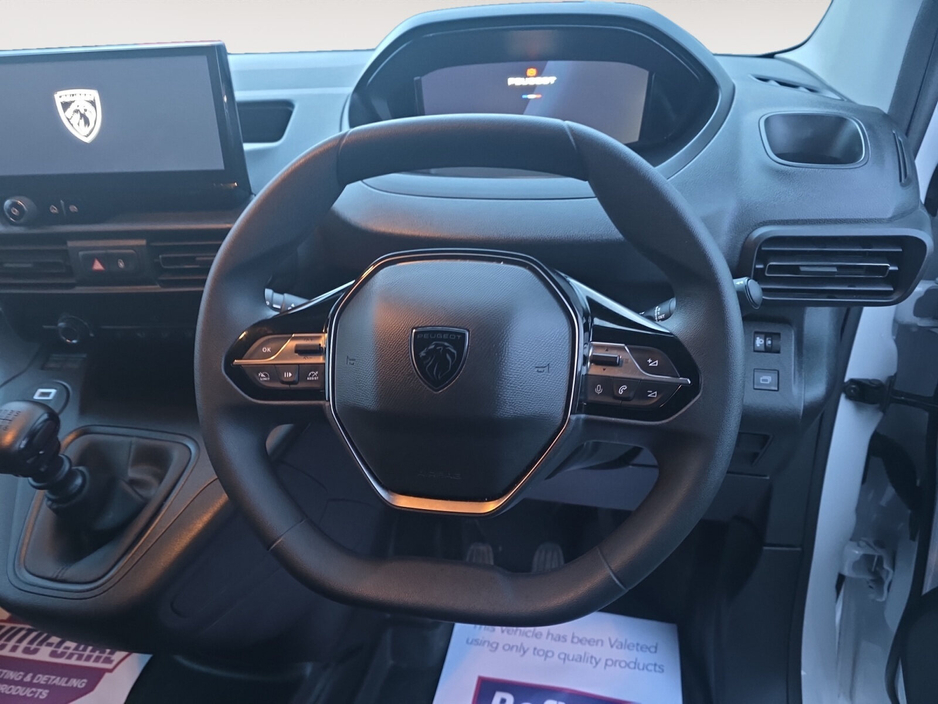 2024 Peugeot Partner  €18,658