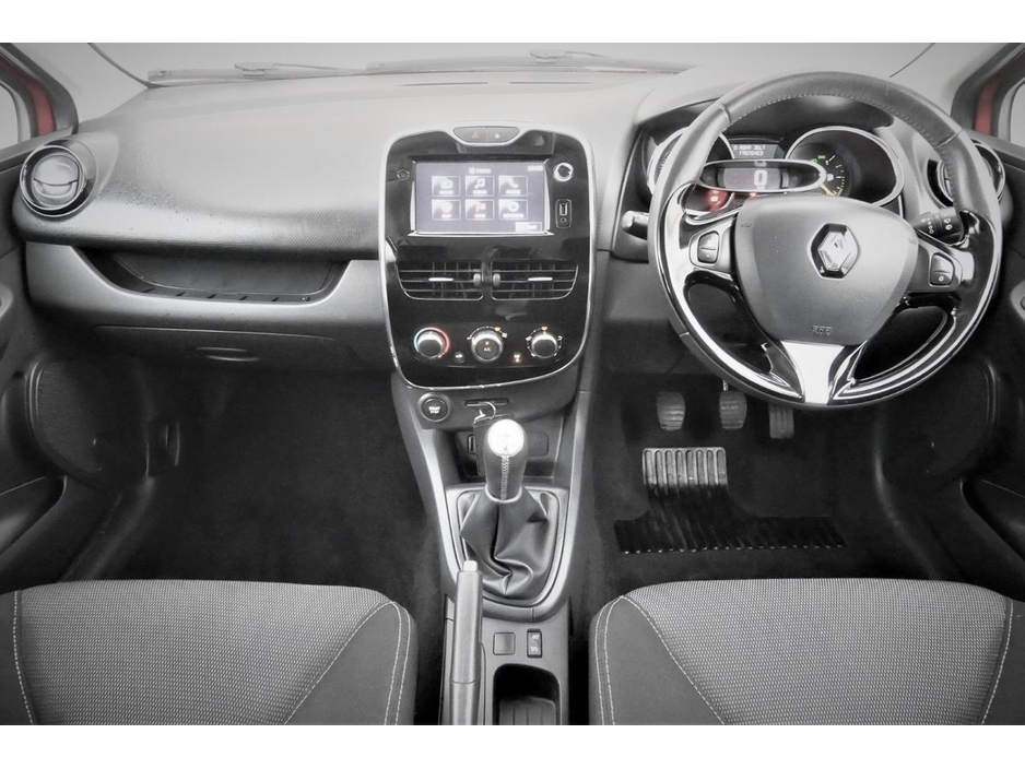 2016 Renault Clio - image 14