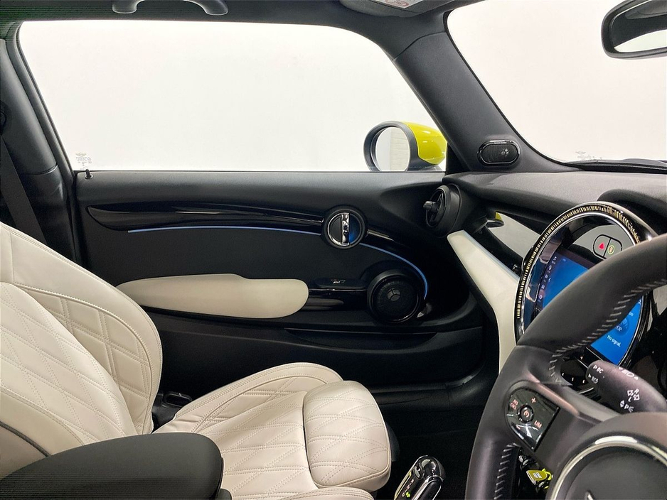 2023 MINI Hatch Electric Level 3