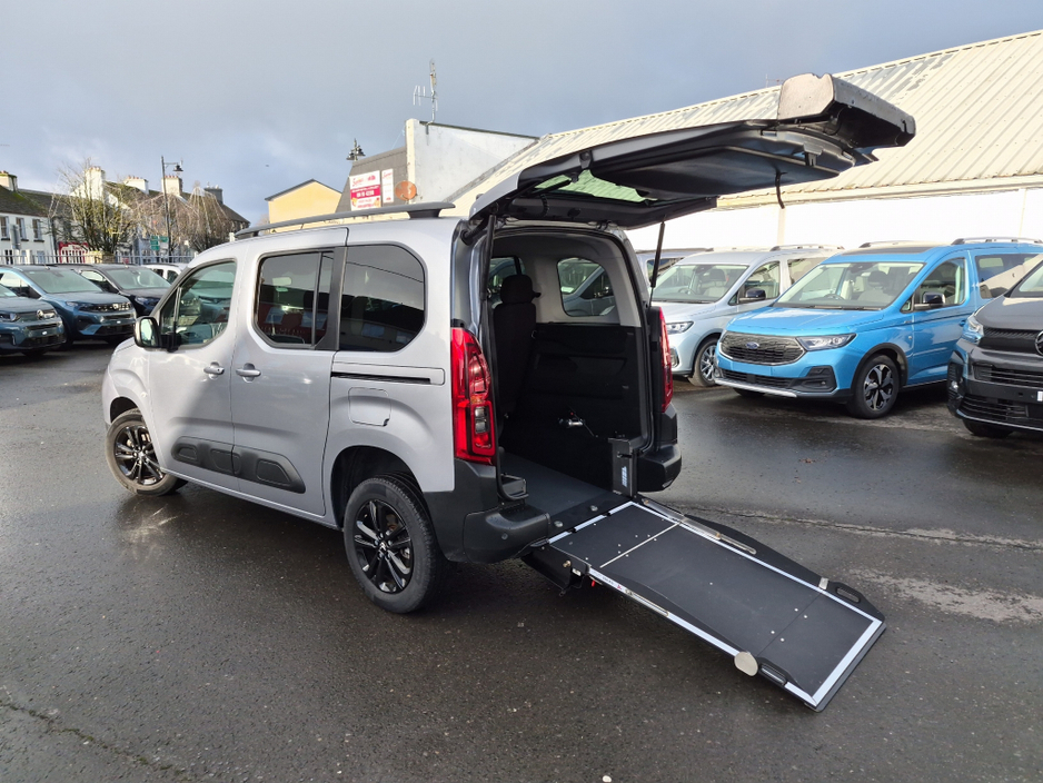 2023 Citroen Berlingo Wheelchair Access Taxi Spec €35,950