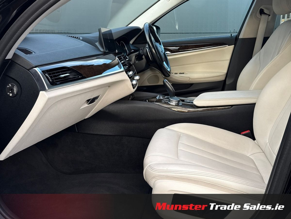 2018 BMW 5 Series - image 6