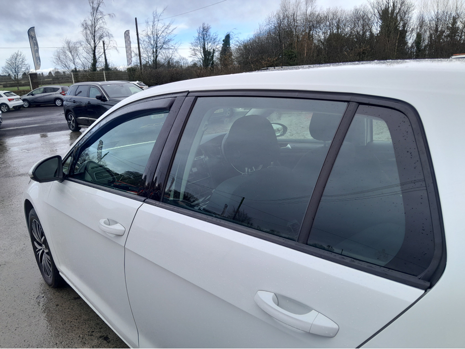 2017 Volkswagen Golf - image 19