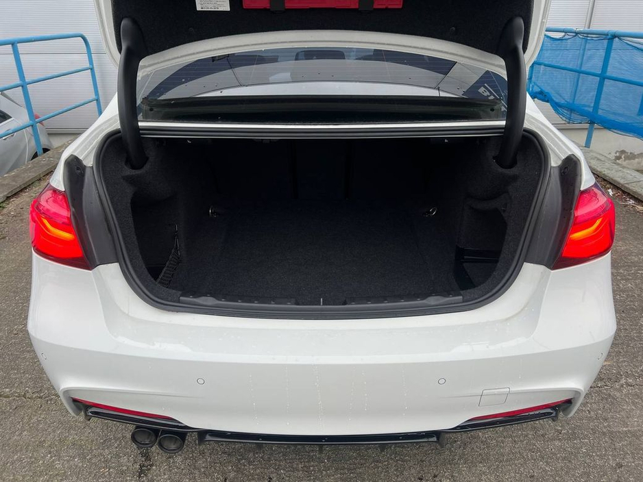 2018 BMW 3 Series 320d M-SPORT COMPETITION // FACTORY SHADOW EDITION // NEW M3 20" ALLOYS // BMW SERVICE HISTORY €25,950