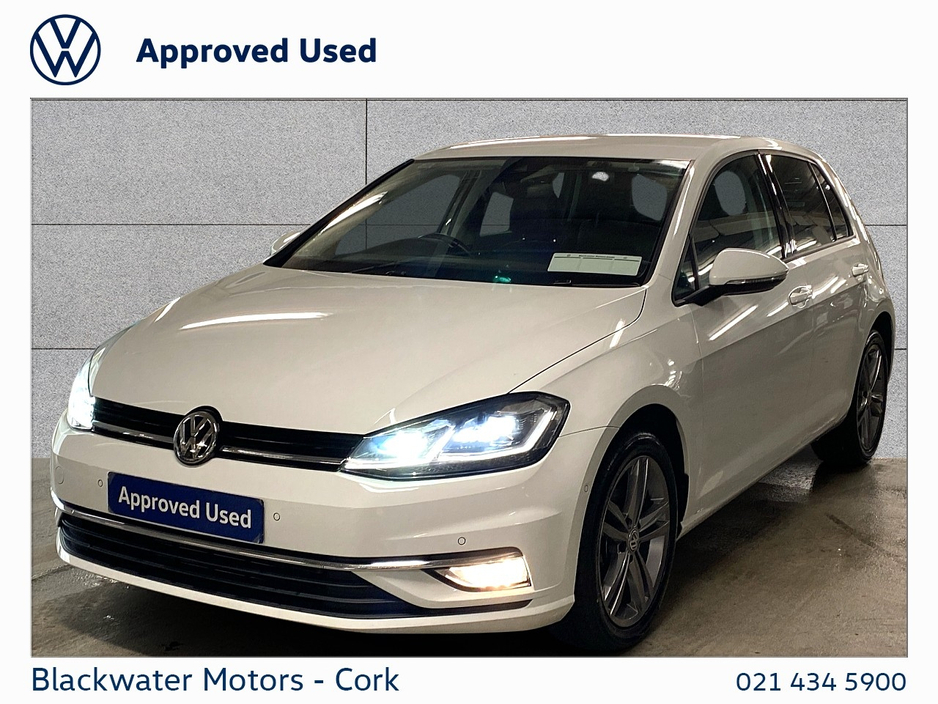 2021 Volkswagen Golf - image 12