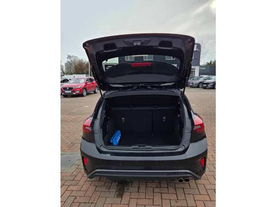 2024 Ford Focus - image 5