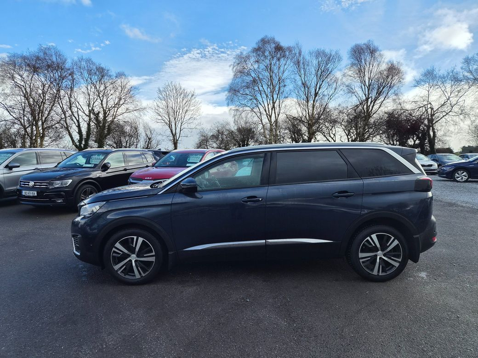 2019 Peugeot 5008 - image 10