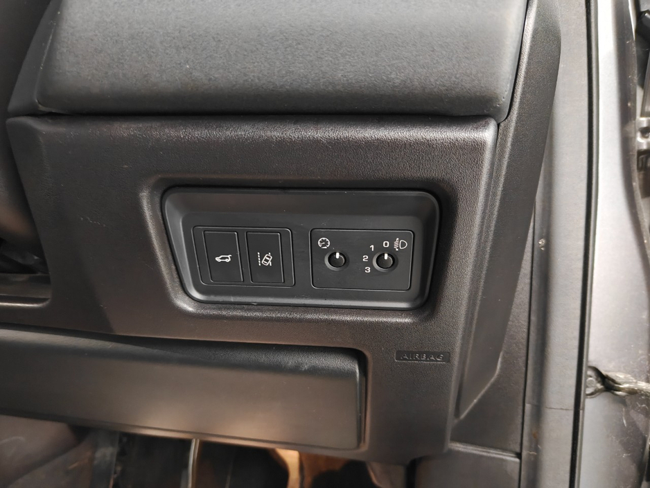 2016 Land Rover Discovery Sport - image 21