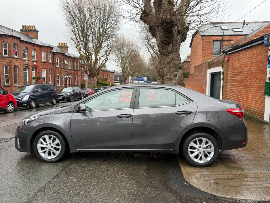 2016 Toyota Corolla - image 8